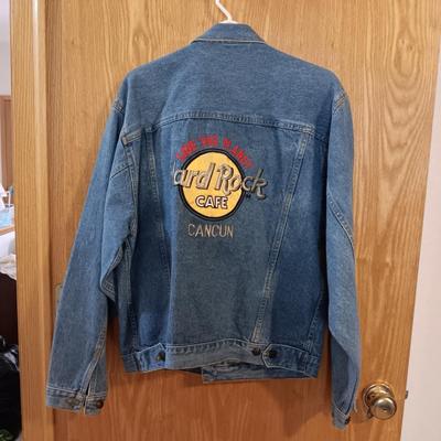 DENIM HARD ROCK CAFE JACKET WITH VARIOUS HARD ROCK PINS (XL)