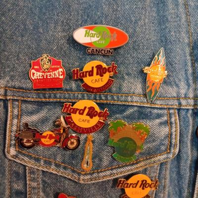 DENIM HARD ROCK CAFE JACKET WITH VARIOUS HARD ROCK PINS (XL)