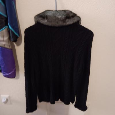 LADIES UNIQUE JACKET AND A FAUX FUR COLLAR SWEATER (XL)