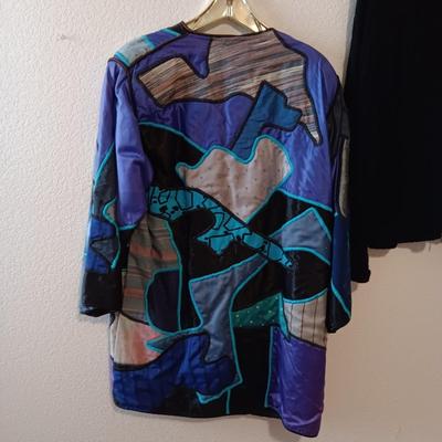 LADIES UNIQUE JACKET AND A FAUX FUR COLLAR SWEATER (XL)