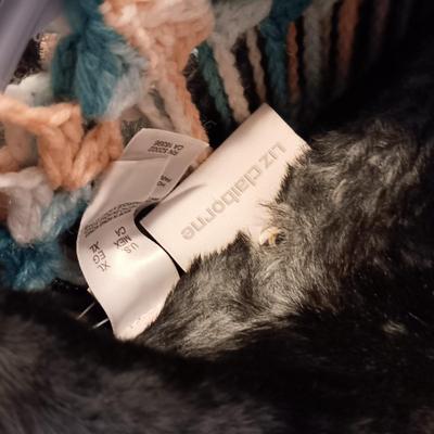 LADIES UNIQUE JACKET AND A FAUX FUR COLLAR SWEATER (XL)
