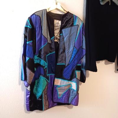 LADIES UNIQUE JACKET AND A FAUX FUR COLLAR SWEATER (XL)