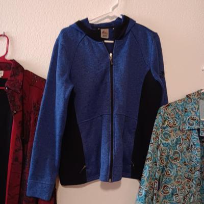 LADIES JACKETS L - XL