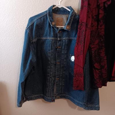 LADIES JACKETS L - XL