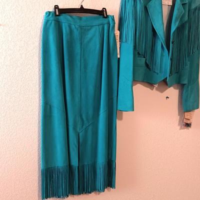 LADIES NEW SUEDE PIONEER WEAR 2 PIECE SKIRT AND JACKET SIZE 14