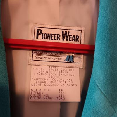 LADIES NEW SUEDE PIONEER WEAR 2 PIECE SKIRT AND JACKET SIZE 14