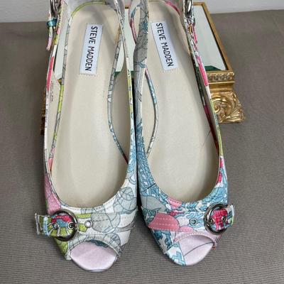 Steve Madden Floral Print Flats Sz 8 NEW!
