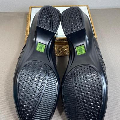 Earth Origins Black Leather 11M Clogs NEW!