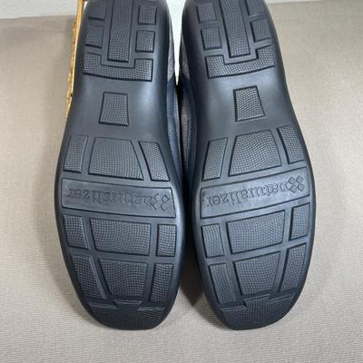 Naturalizer Grey Leather Loafer Size 11 NEW!