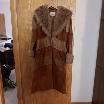 A BLAST FROM THE PAST - WILSON LEATHER LONG COAT WITH FAUX FUR COLLAR (16)