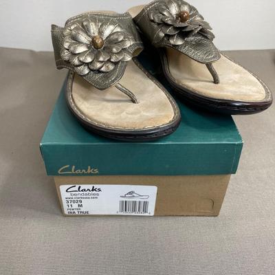 Clarks Leather Thong Sandal 11 NEW!