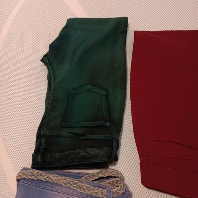 LADIES SHORTS/CAPRIS AND SLACKS SIZE 14