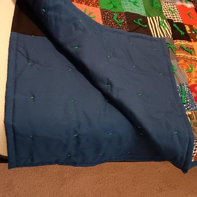 HANDMADE PATCHWORK QUILT QUEEN SIZE, 2 GOOSE DOWN PILLOWS, KNIT THROW AND A NEW 6 IN 1 TRAVEL BLANKET