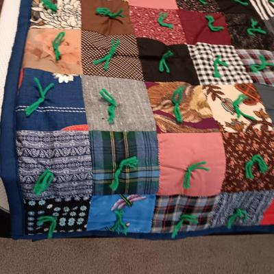 HANDMADE PATCHWORK QUILT QUEEN SIZE, 2 GOOSE DOWN PILLOWS, KNIT THROW AND A NEW 6 IN 1 TRAVEL BLANKET