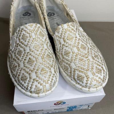 Clarks Cloud Steppers Sneakers 7M