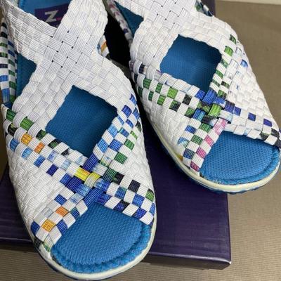 Zee Alexis Webbed Sandals NEW! 7