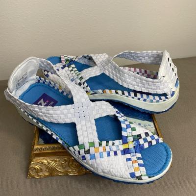 Zee Alexis Webbed Sandals NEW! 7