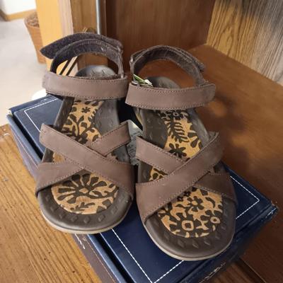 NEW LADIES LANDS' END SANDALS AND DR MUELLER LEATHER SANDALS