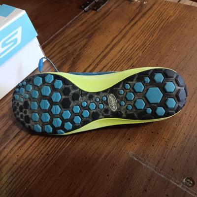 LADIES DR SCHOLL'S WALKING SHOES SIZE 9