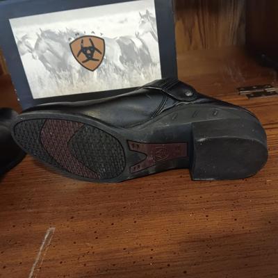 LADIES ARIAT LEATHER SHOES SIZE 10