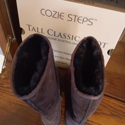 LADIES COZY STEPS TALL CLASSIC LINED BOOTS SIZE 9