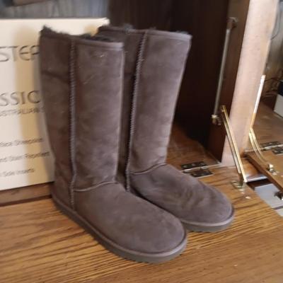 LADIES COZY STEPS TALL CLASSIC LINED BOOTS SIZE 9