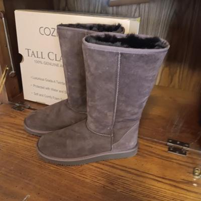LADIES COZY STEPS TALL CLASSIC LINED BOOTS SIZE 9