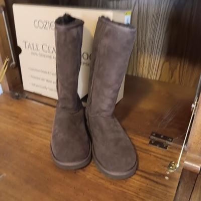 LADIES COZY STEPS TALL CLASSIC LINED BOOTS SIZE 9