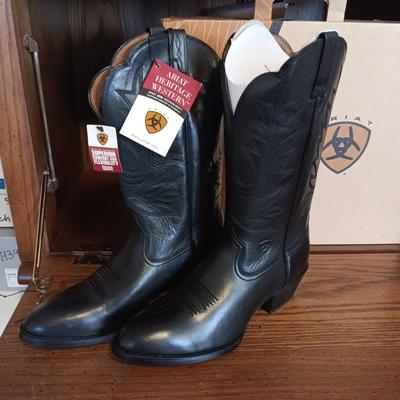 NEW LADIES ARIAT LEATHER BOOTS SIZE 9.5