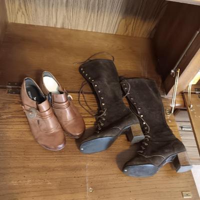 BLAST FROM THE PAST - LADIES PODOCELLI SUEDE BOOTS AND SLIP ON SHOES BY REMONTE DORNDORF (9)