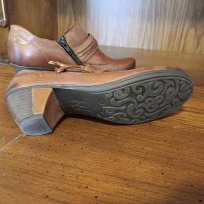 BLAST FROM THE PAST - LADIES PODOCELLI SUEDE BOOTS AND SLIP ON SHOES BY REMONTE DORNDORF (9)