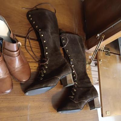 BLAST FROM THE PAST - LADIES PODOCELLI SUEDE BOOTS AND SLIP ON SHOES BY REMONTE DORNDORF (9)