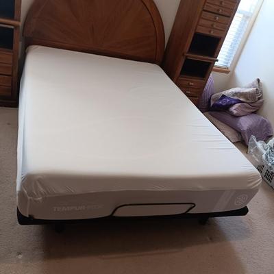 QUEEN SEALY EASE POWER ADJUSTABLE BED WITH CLEAN TEMPURPEDIC MATTRESS, LIGHTED BASSETT HEADBOARD AND WALL UNIT PLUS HANDMADE QUILT AND...