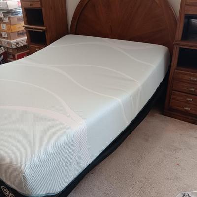 QUEEN SEALY EASE POWER ADJUSTABLE BED WITH CLEAN TEMPURPEDIC MATTRESS, LIGHTED BASSETT HEADBOARD AND WALL UNIT PLUS HANDMADE QUILT AND...