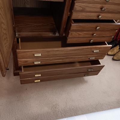 BASSETT 6 DRAWER CHEST WITH CABINET THAT HAS 2 SHELVES