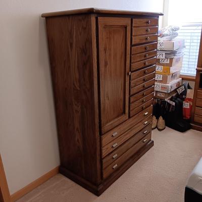 BASSETT 6 DRAWER CHEST WITH CABINET THAT HAS 2 SHELVES
