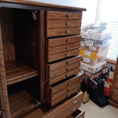 BASSETT 6 DRAWER CHEST WITH CABINET THAT HAS 2 SHELVES