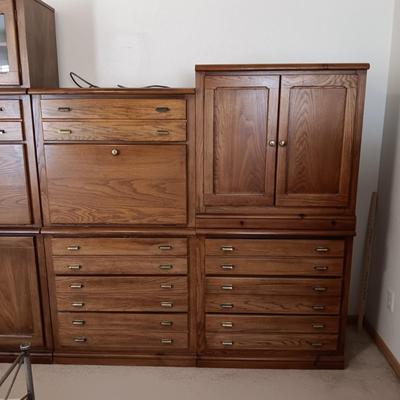 BASSETT 4 PIECE LIGHTED SECRETARY CHEST W/CABINET