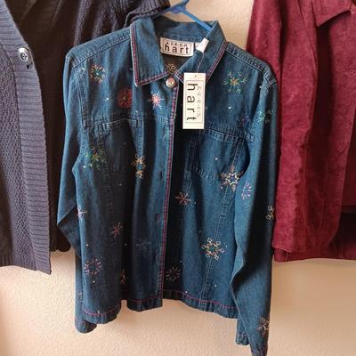 NEW DENIM JACKET, SWEATERS AND LIGHTWEIGHT JACKET AND VEST L - XL