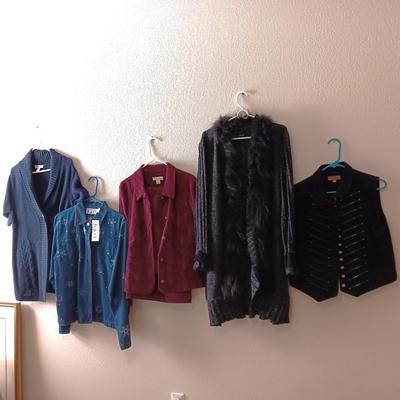 NEW DENIM JACKET, SWEATERS AND LIGHTWEIGHT JACKET AND VEST L - XL