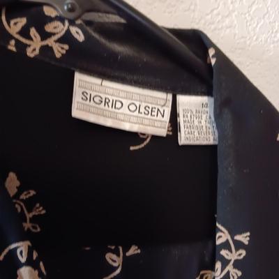 LADIES JACKETS AND VEST XL