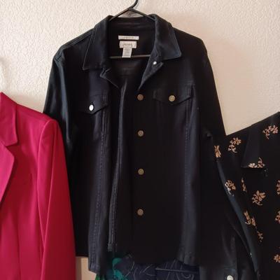 LADIES JACKETS AND VEST XL
