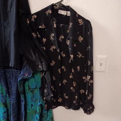 LADIES JACKETS AND VEST XL
