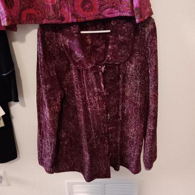 LADIES NEW CRIPPLE CREEK DENIM 2 PIECE OUTFIT AND 2 BLOUSES XL