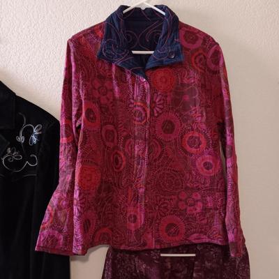 LADIES NEW CRIPPLE CREEK DENIM 2 PIECE OUTFIT AND 2 BLOUSES XL