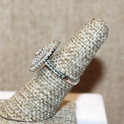 Size 6 Marked .925 Long Diamond Shaped Party Glitter Stone Ring on a Silver Band (4.4g)