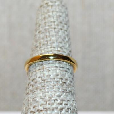 Size 6 Marked .925 Large Single CLEAR Round Stone Ring in a 9 Point Setting on a Silver Gold Colored Band (4.2g)