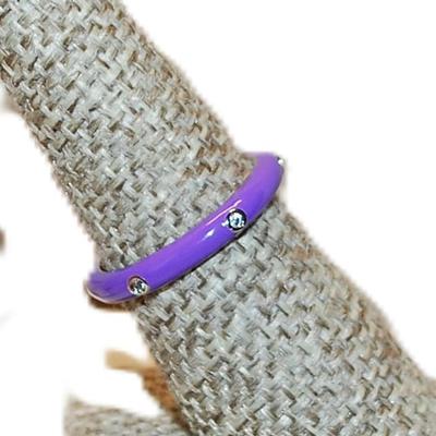 Size 6 Delicate LAVENDER Enamel Ring with 6 Accent Clear Stones on a Silver Tone Band (2.0g)