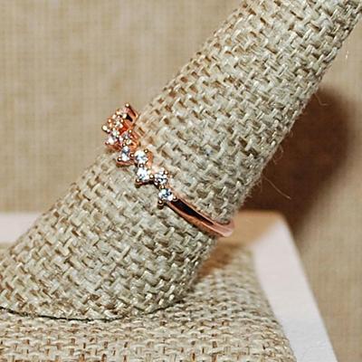 Size 6 ½ Marked .925 Staggered "Rectangles & Circles" Clear Stone Ring on a ROSE GOLD Band (2.9g)