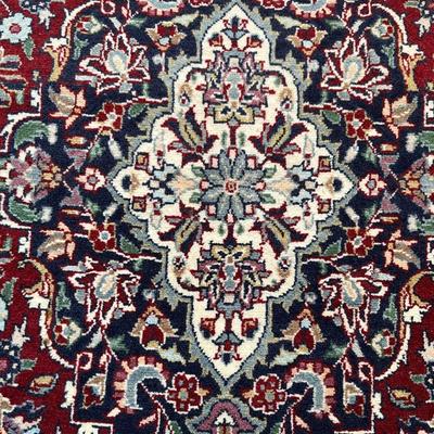 Kashan Style Persian Rug